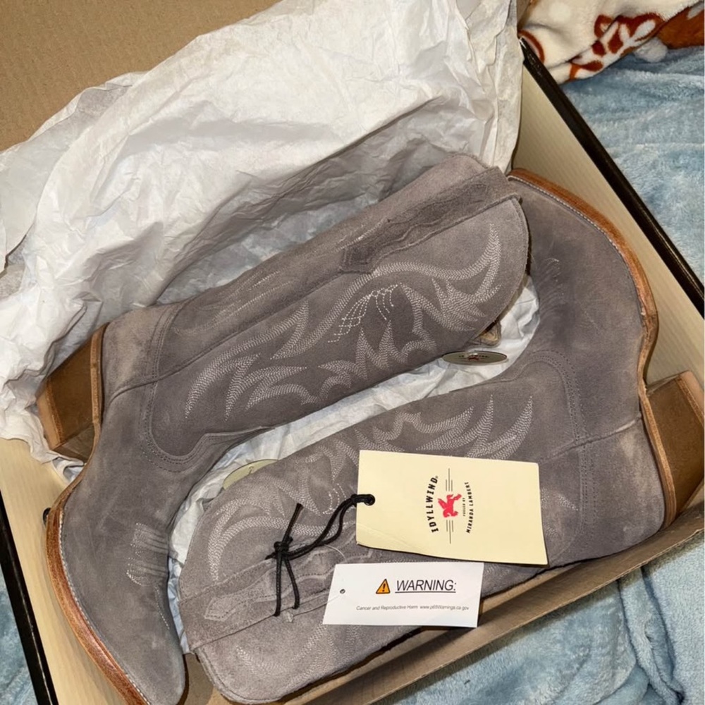 Tony Lama Gray Suede Western Boots - Picture 5 of 8